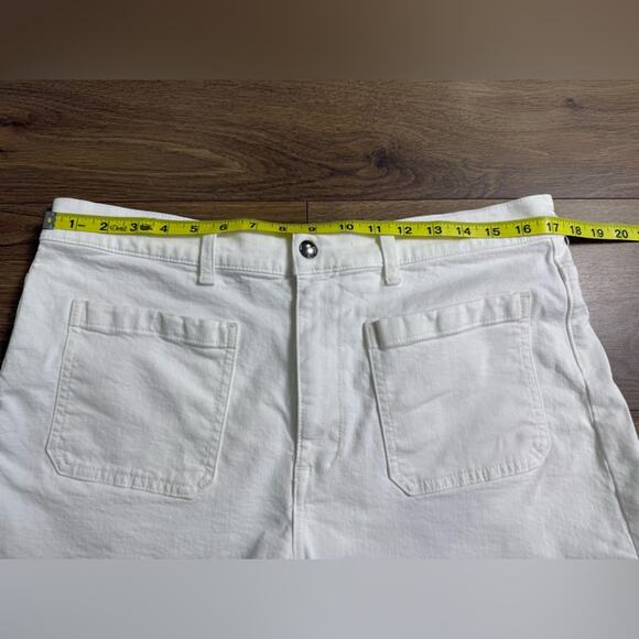 Madewell The Denim Emmett Short: Patch Pocket Edition Tile White Size 31 - Picture 11 of 13